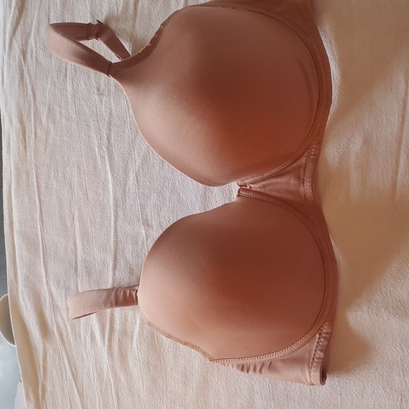 Adrienne Vittadini Seamless Nude Sz.‎ 42D Bra - Picture 2 of 4